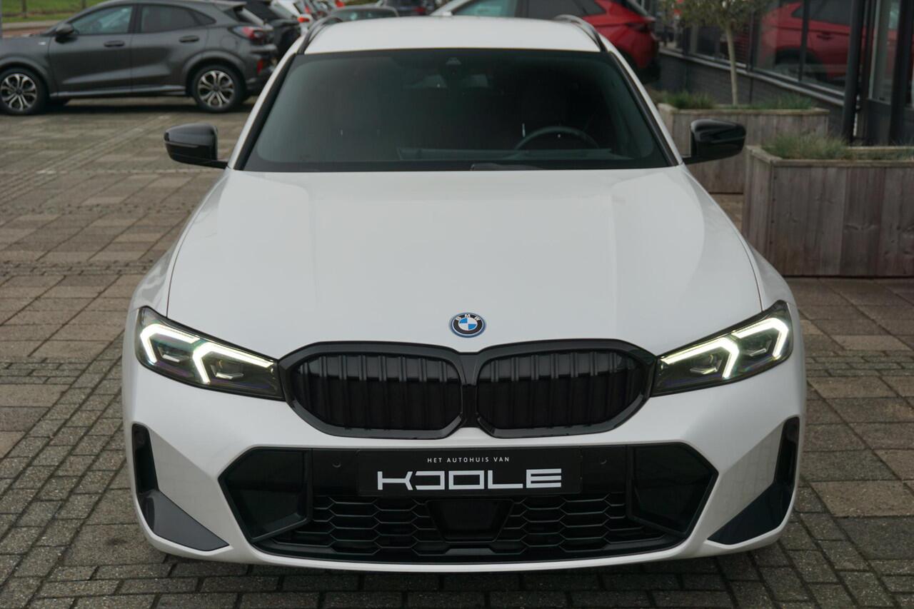 BMW 3-SERIE Touring 330e | M Sportpakket Pro | H&K | Trekhaak