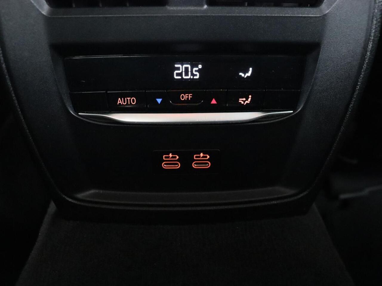 BMW 3-SERIE 320e Business Edition Plus | Leder | Stoelverwarming | Live Cockpit | Carplay | Navigatie | Full LED | Parkeerhulp | Climate control | Bluetooth | PHEV | Plug In