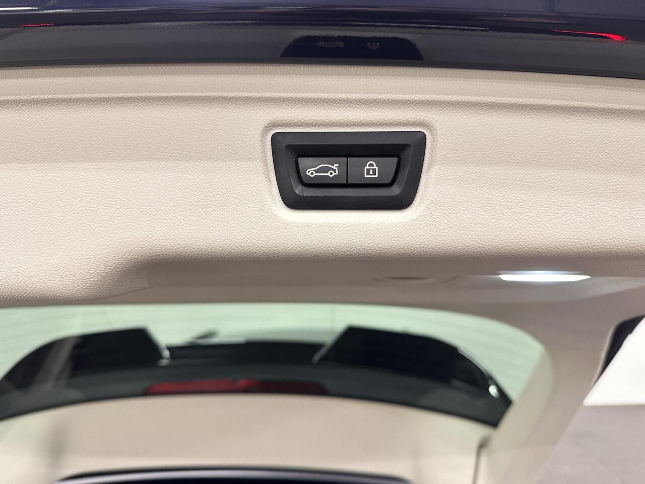 BMW 3-SERIE Touring 320e LCI New Model 2023 Innovation Pack 18" Wheels Park Pack Sportline Curved Screen HUD Display Privacy Glass