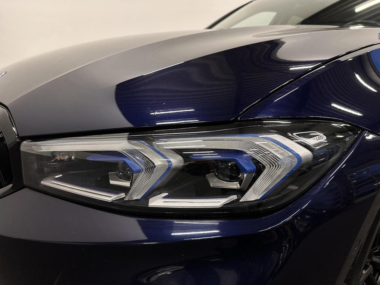 BMW 3-SERIE Touring 320e LCI New Model 2023 Innovation Pack 18" Wheels Park Pack Sportline Curved Screen HUD Display Privacy Glass