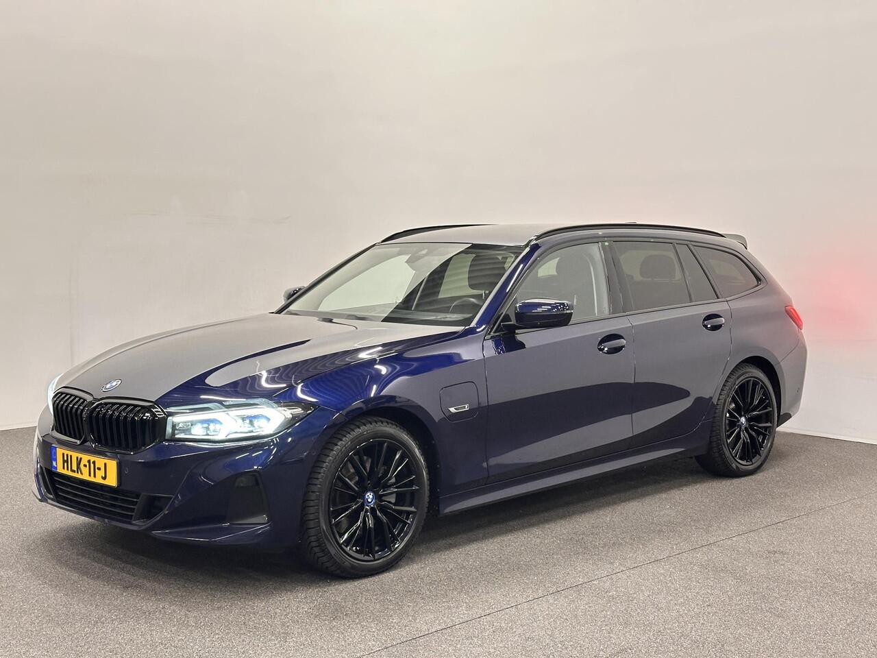 BMW 3-SERIE Touring 320e LCI New Model 2023 Innovation Pack 18" Wheels Park Pack Sportline Curved Screen HUD Display Privacy Glass