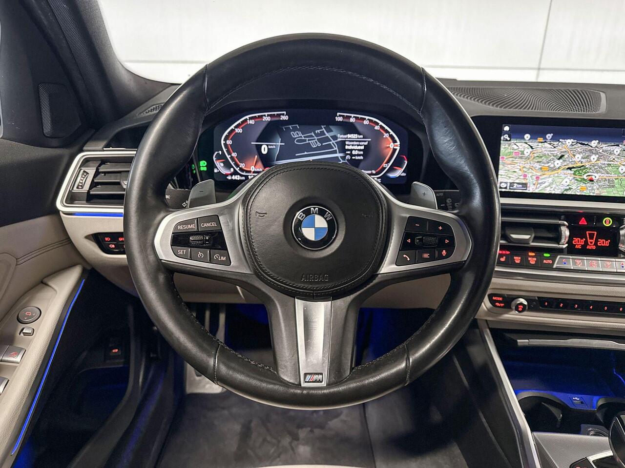 BMW 3-SERIE Touring 318i M-Sport M-Sport / 19inch / Getinte ramen / Hifi Audio systeem / Stoelverwarming