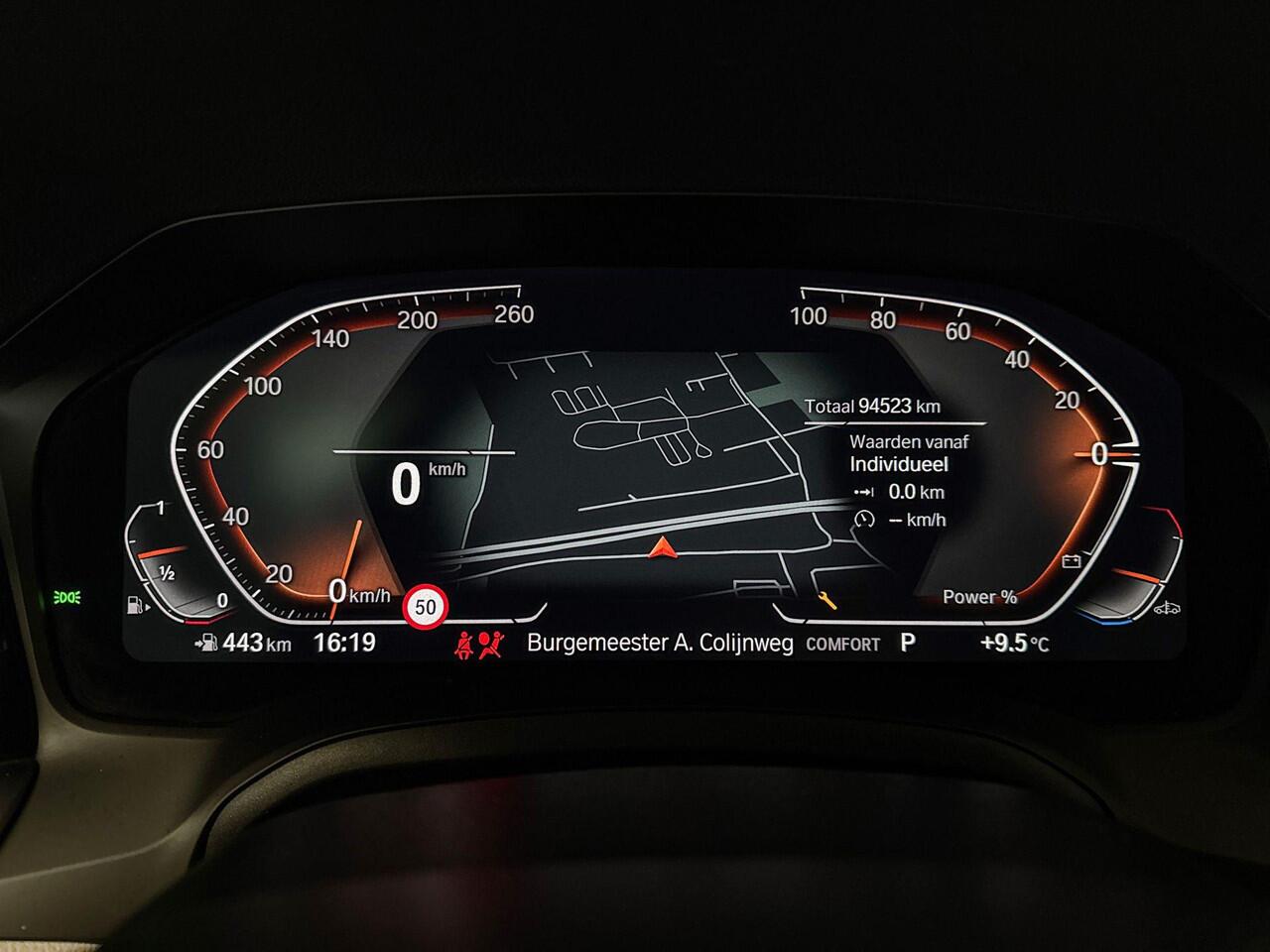 BMW 3-SERIE Touring 318i M-Sport M-Sport / 19inch / Getinte ramen / Hifi Audio systeem / Stoelverwarming