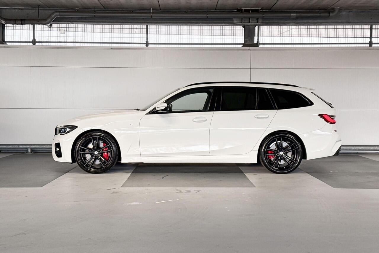 BMW 3-SERIE Touring 318i M-Sport M-Sport / 19inch / Getinte ramen / Hifi Audio systeem / Stoelverwarming