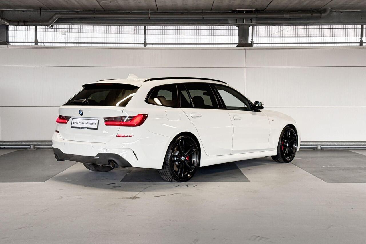 BMW 3-SERIE Touring 318i M-Sport M-Sport / 19inch / Getinte ramen / Hifi Audio systeem / Stoelverwarming
