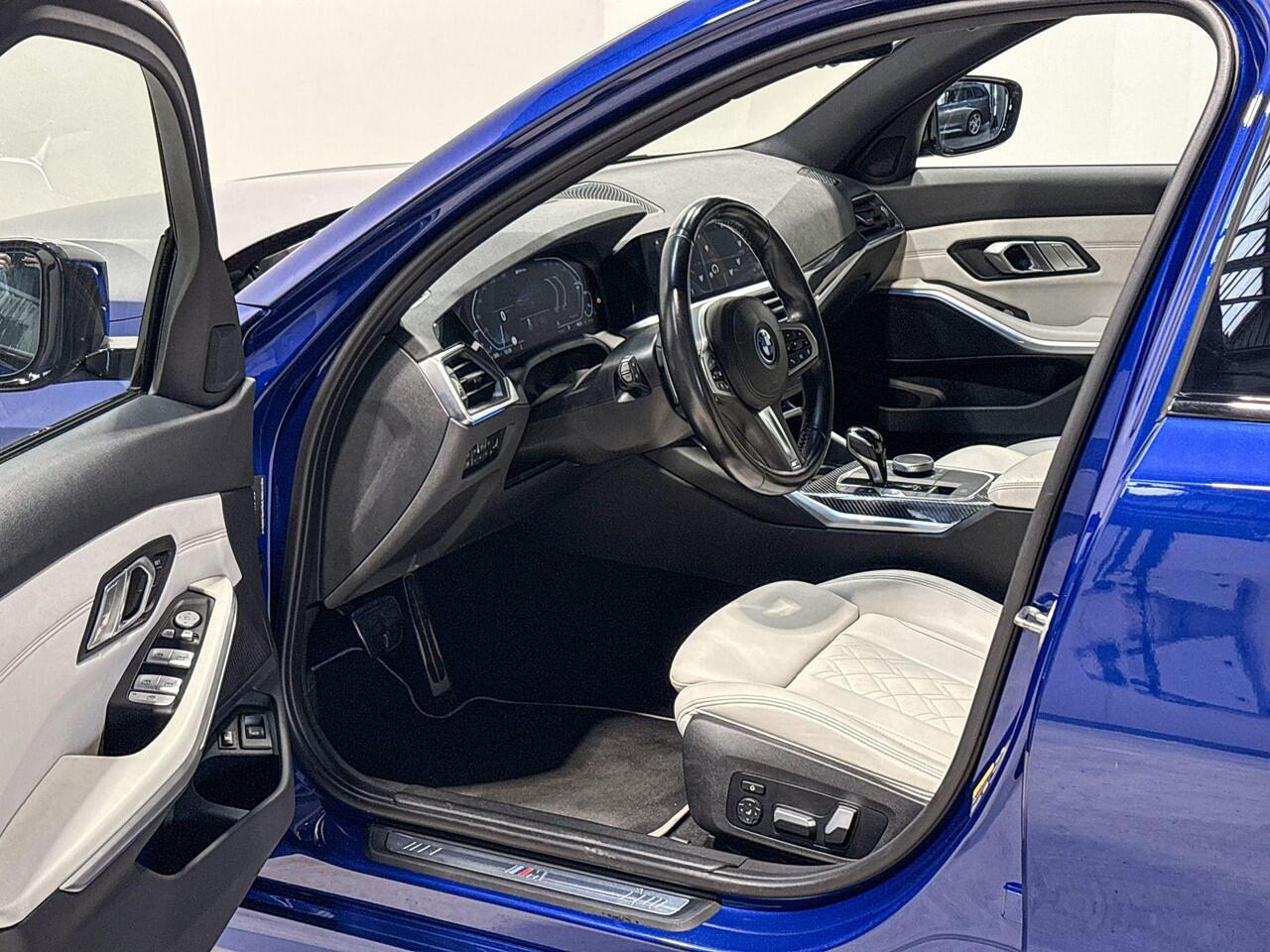 BMW 3-SERIE Touring 330e Innovation Pack Individual Aut.