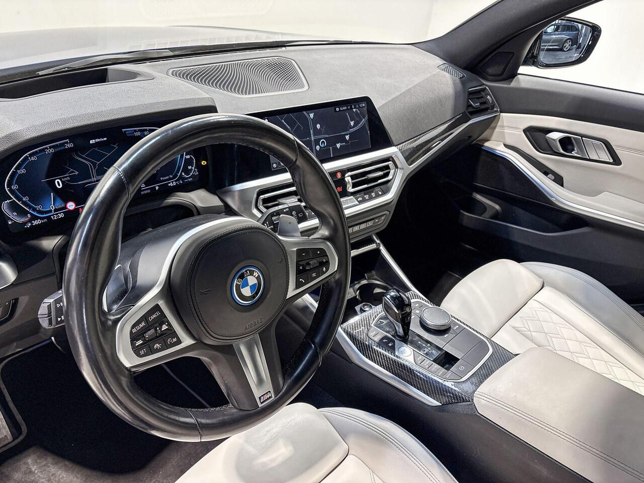 BMW 3-SERIE Touring 330e Innovation Pack Individual Aut.