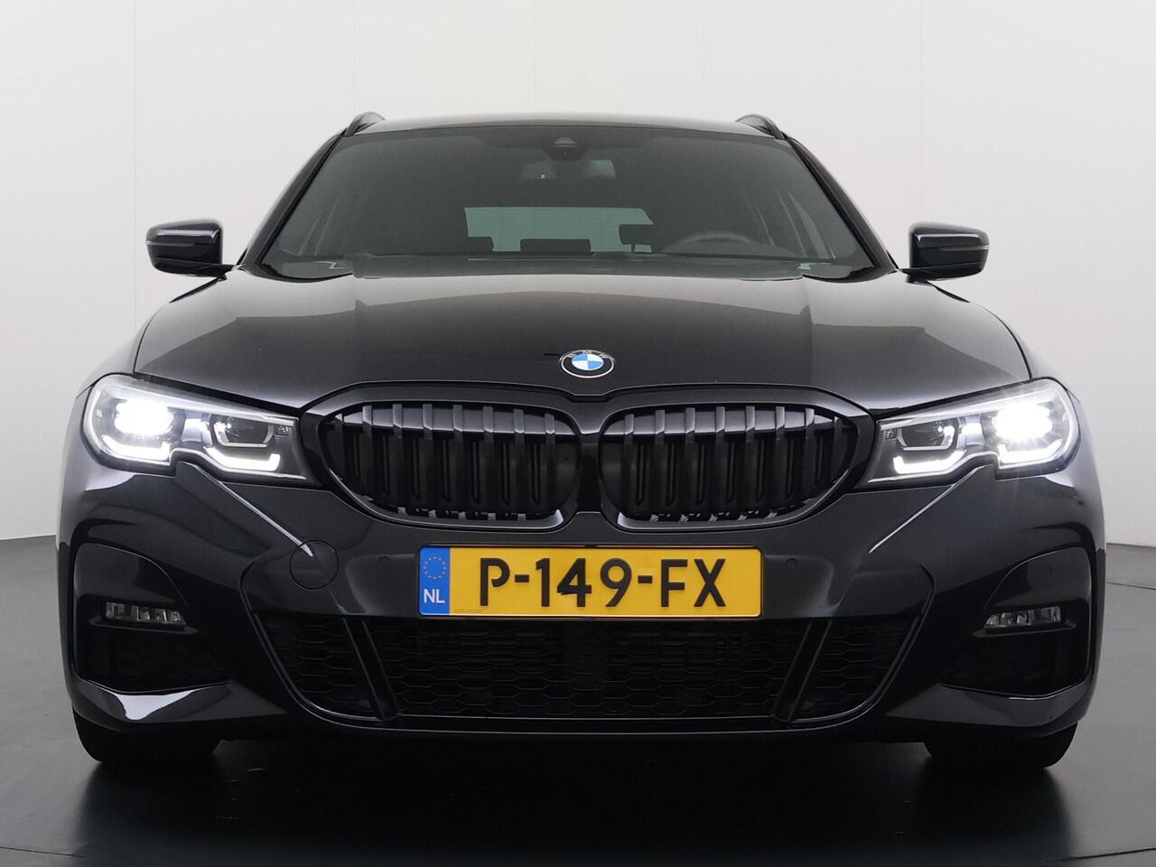 BMW 3-SERIE Touring 318i High Executive Edition VAN ¤ 34.900,- VOOR ¤ 32.877,- UW LENTEVOORDEEL: maar liefst ¤ 2.023,-!| M Sport | Afneembare trekhaak | Stoelverwarming | Origineel Nederlands geleverd (NAP) | Rijklaar geleverd incl. 12 maanden BOVAG-garantie