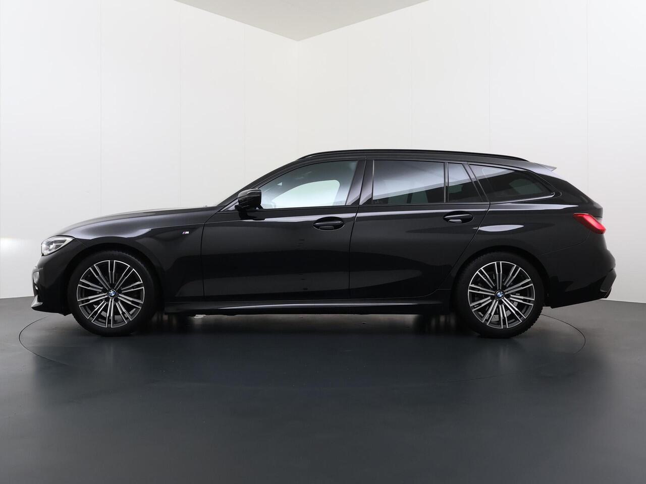 BMW 3-SERIE Touring 318i High Executive Edition VAN ¤ 34.900,- VOOR ¤ 32.877,- UW LENTEVOORDEEL: maar liefst ¤ 2.023,-!| M Sport | Afneembare trekhaak | Stoelverwarming | Origineel Nederlands geleverd (NAP) | Rijklaar geleverd incl. 12 maanden BOVAG-garantie