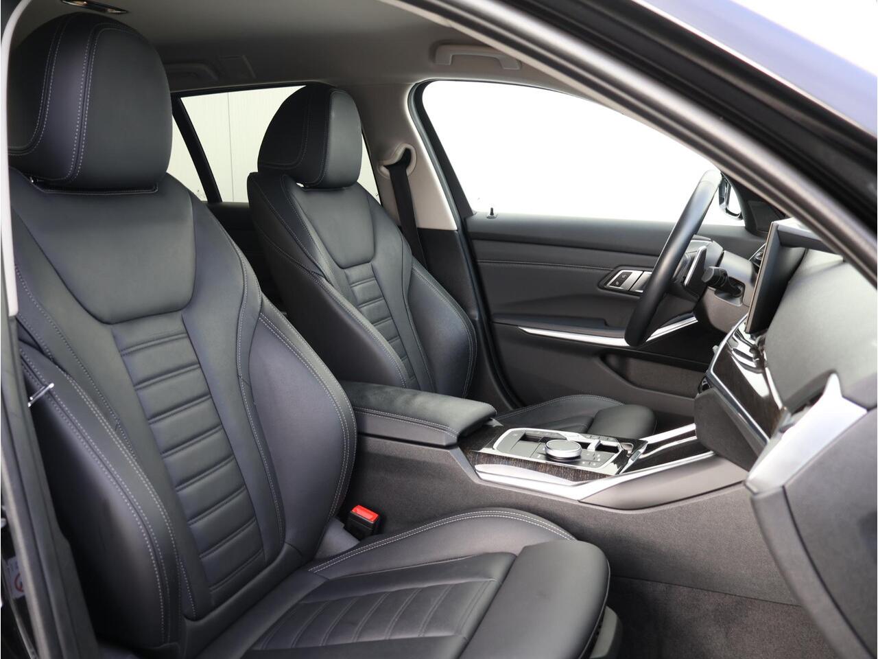 BMW 3-SERIE Touring 320e Achteruitrijcamera/ Stoelverwarming/ Cruise Control/ HiFi/ Sportstoelen