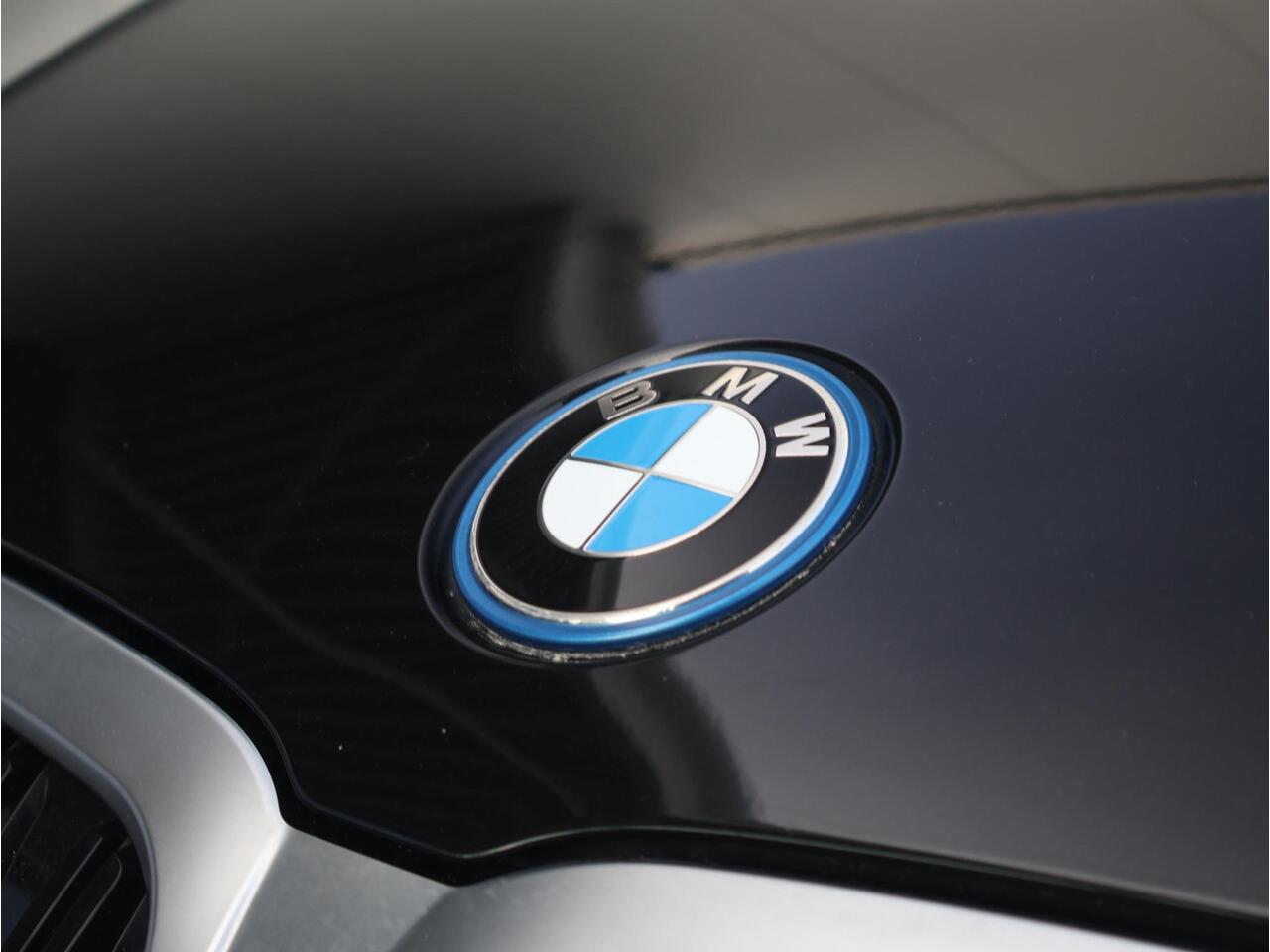 BMW 3-SERIE Touring 320e Achteruitrijcamera/ Stoelverwarming/ Cruise Control/ HiFi/ Sportstoelen