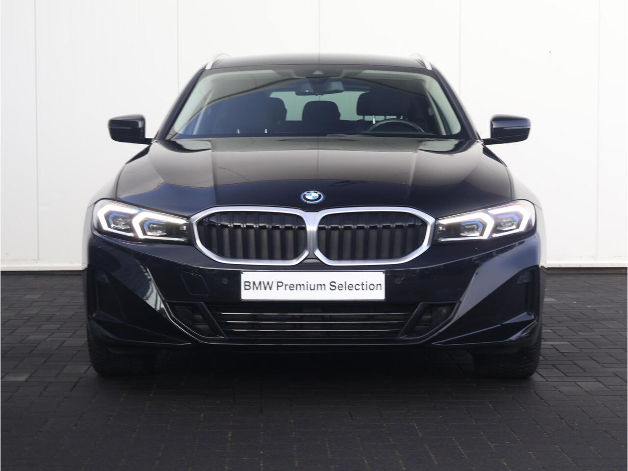 BMW 3-SERIE Touring 320e Achteruitrijcamera/ Stoelverwarming/ Cruise Control/ HiFi/ Sportstoelen