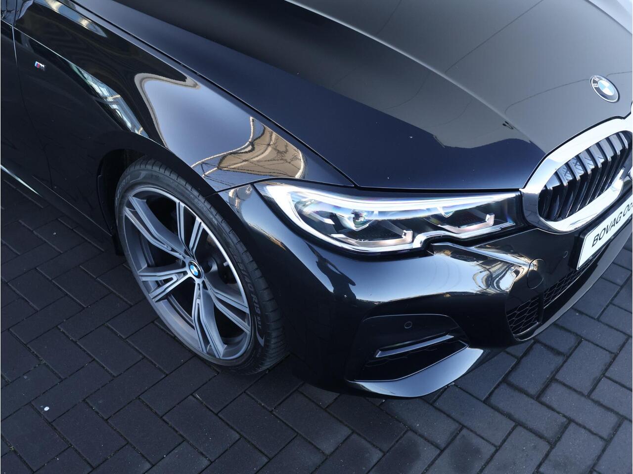 BMW 3-SERIE 318i Executive Edition M Sport/ Live Cockpit Professional/ HiFi/ Cruise Control/ Sportstoelen/ 19 inch LM/ Getint Glas