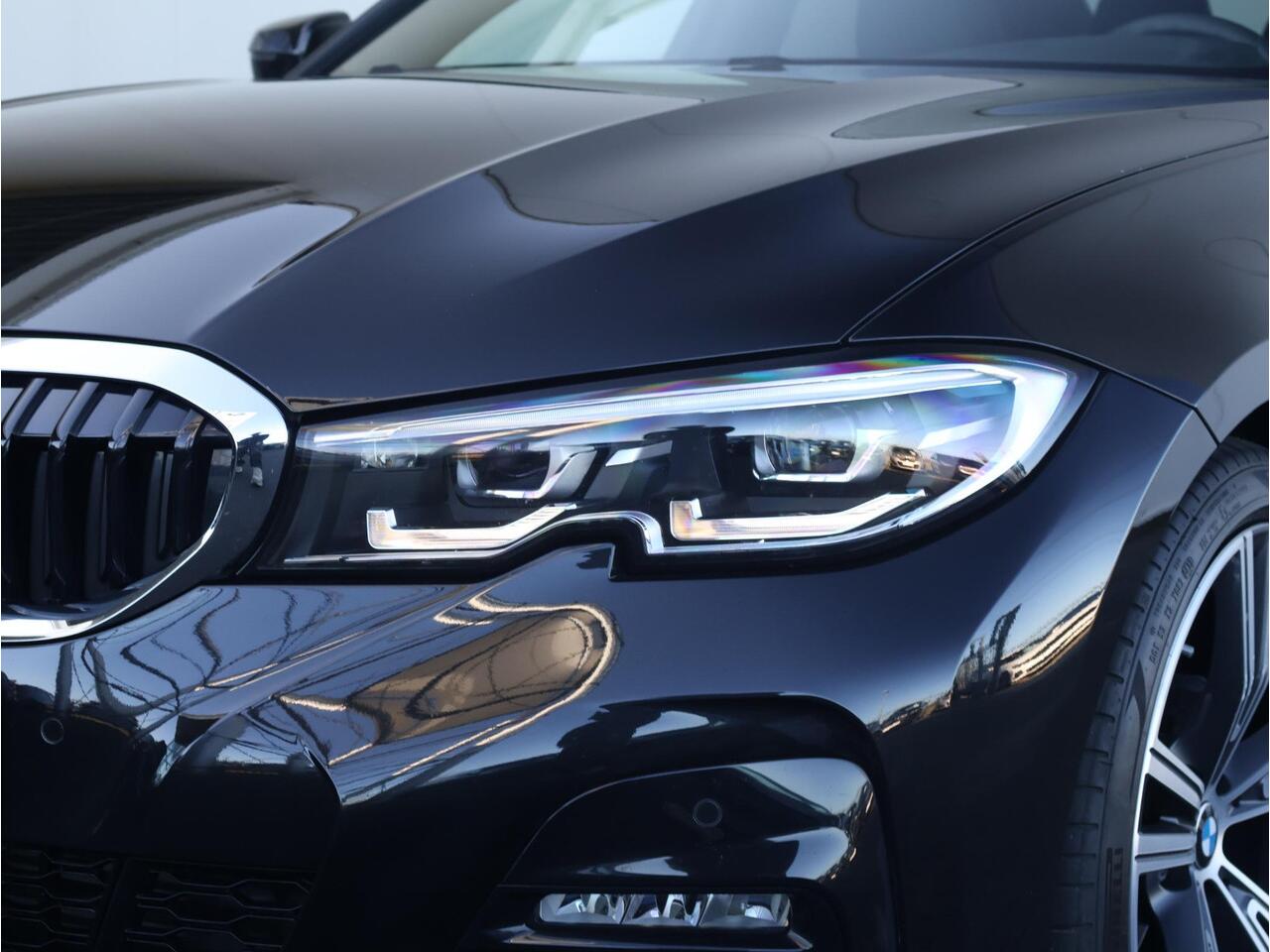 BMW 3-SERIE 318i Executive Edition M Sport/ Live Cockpit Professional/ HiFi/ Cruise Control/ Sportstoelen/ 19 inch LM/ Getint Glas