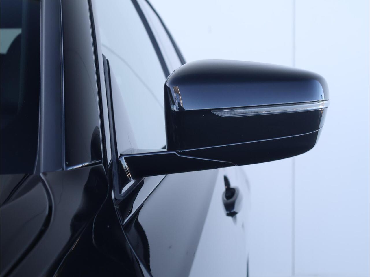 BMW 3-SERIE 318i Executive Edition M Sport/ Live Cockpit Professional/ HiFi/ Cruise Control/ Sportstoelen/ 19 inch LM/ Getint Glas