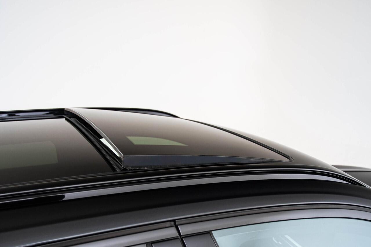 BMW 3-SERIE Touring M340i xDrive Trekhaak - Panoramadak - Harman kardon - Driving Assistant Professional - Getinte/geluiddempende Ruiten - Comfort Access - Parking Assistant Plus - Sportstoelen - Elektrisch verstelbare voorstoelen -