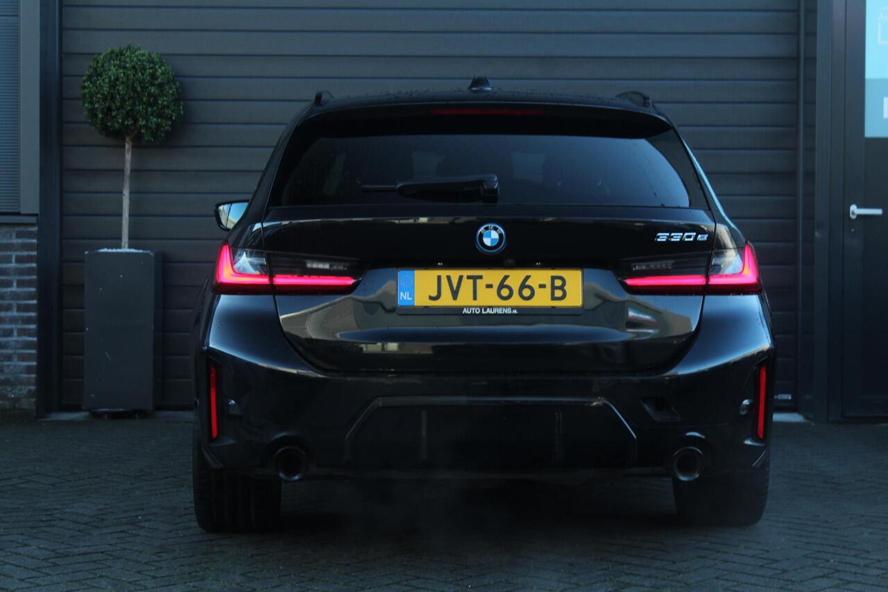 BMW 3-SERIE Touring 330e | Panoramadak | M Schaalstoelen | H+K | HUD | Adaptieve cruise Control | LED | 19 Inch