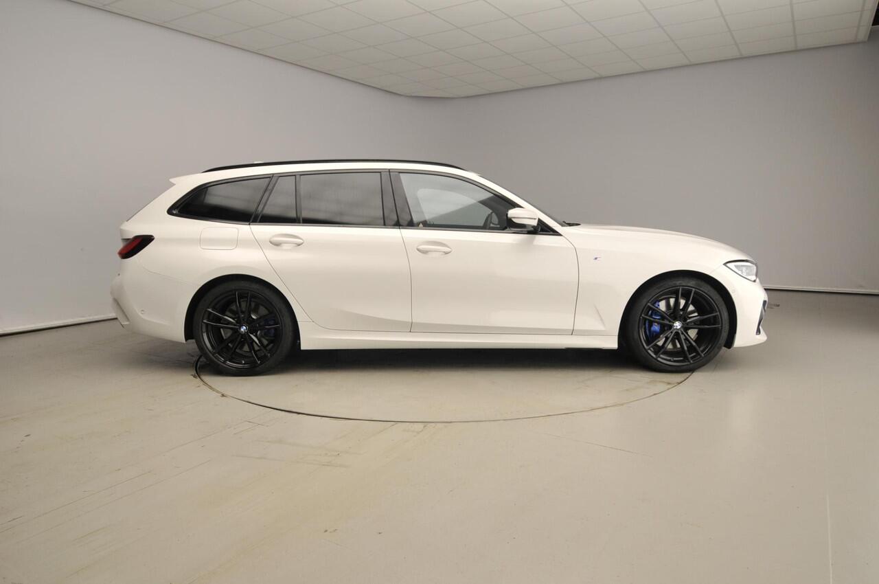 BMW 3-SERIE Touring 318i | M-Sportpakket | Laserlicht | Leder | Navigatie | Sportstoelen | Stoelverwarming | DAB | Alu 19 inch