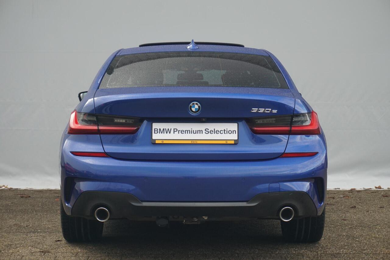 BMW 3-SERIE Sedan 330e M Sportpakket Head-Up Display / Elektrisch verstelbare voorstoelen / Laserlight / Schuif-/kanteldak / M Adaptief onderstel