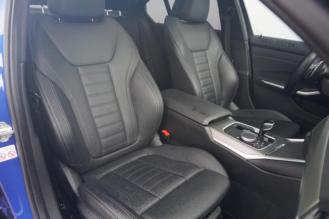 BMW 3-SERIE Sedan 330e M Sportpakket Head-Up Display / Elektrisch verstelbare voorstoelen / Laserlight / Schuif-/kanteldak / M Adaptief onderstel