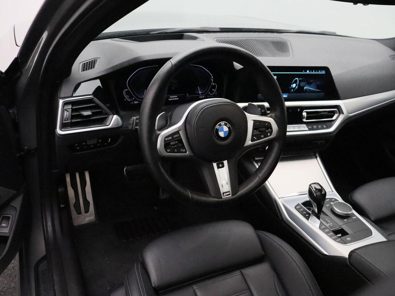 BMW 3-SERIE Touring 330e Business Edition Plus | High Executive | Audio Media Pack | Parking Pack | Safety Pack | Trekhaak | Panoramadak | Head-Up Display | Harman Kardon | 19''