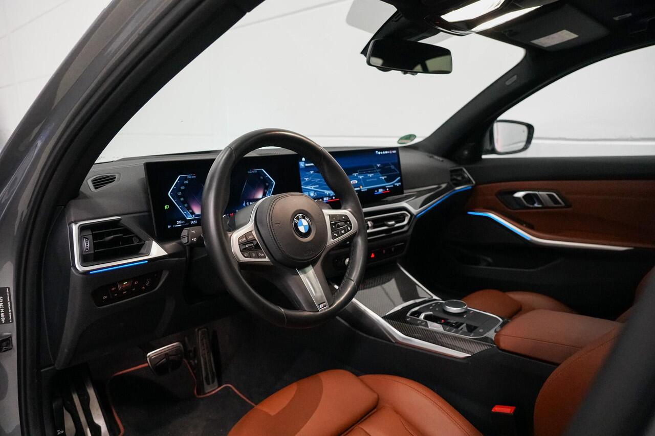 BMW 3-SERIE 320i M-Sport | Schuifdak | Head Up | Tartufo Leder | Carbon