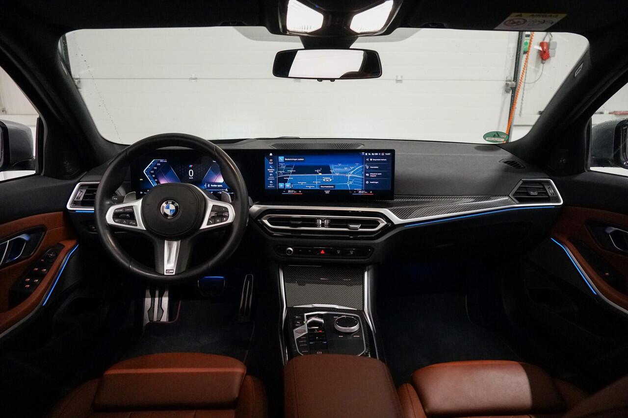 BMW 3-SERIE 320i M-Sport | Schuifdak | Head Up | Tartufo Leder | Carbon