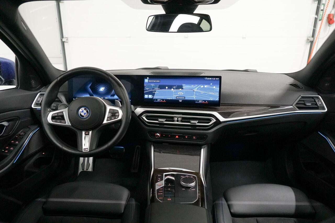 BMW 3-SERIE 330e M-Sport | Schuifdak | Harman Kardon | Stuurverwarming