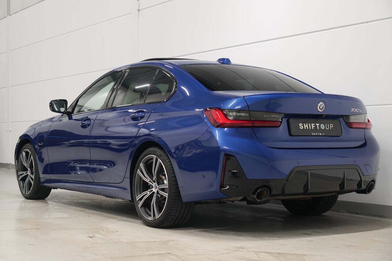 BMW 3-SERIE 330e M-Sport | Schuifdak | Harman Kardon | Stuurverwarming