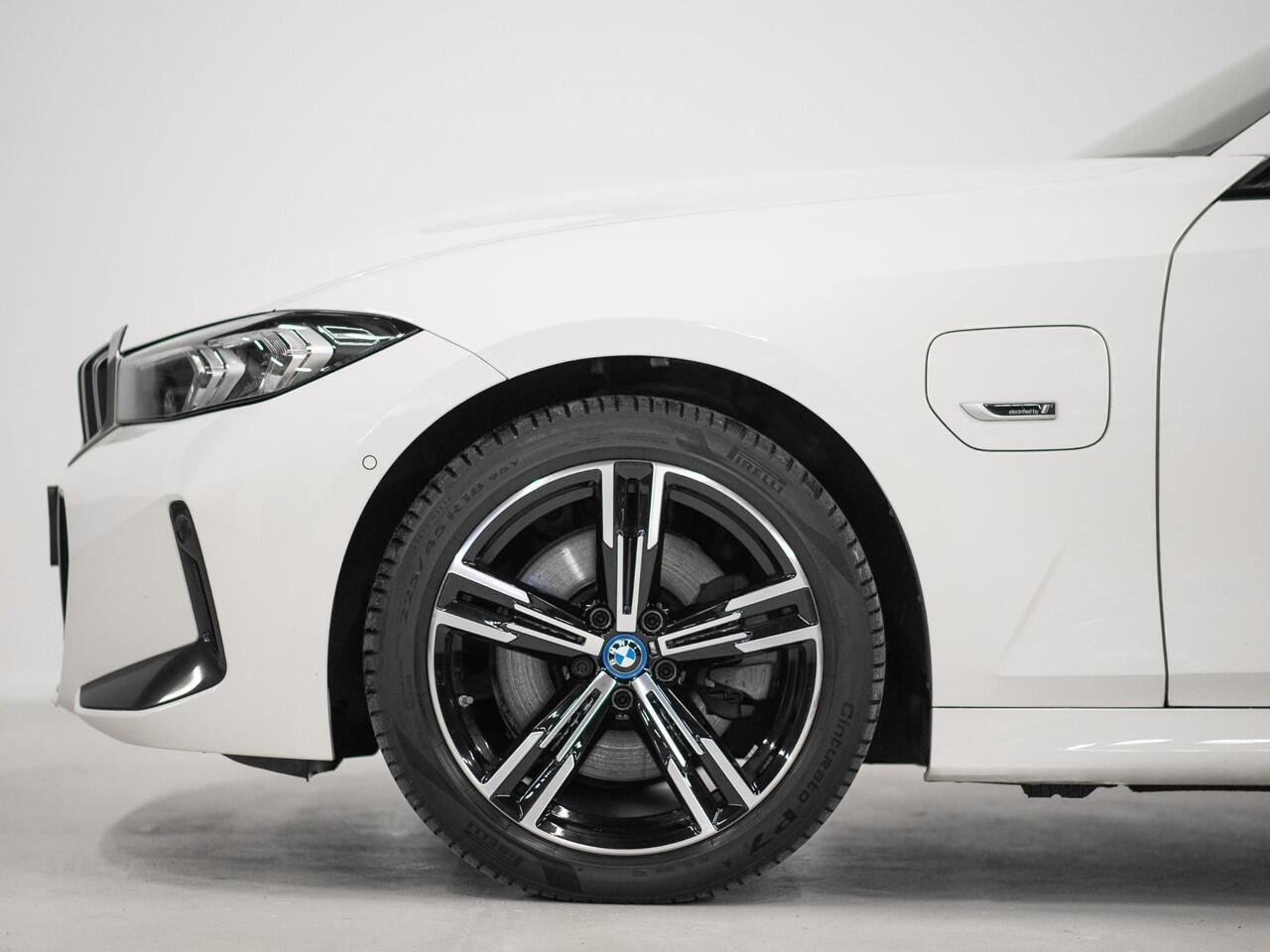 BMW 3-SERIE Touring 320e Facelift M-Pakket ACC Cam