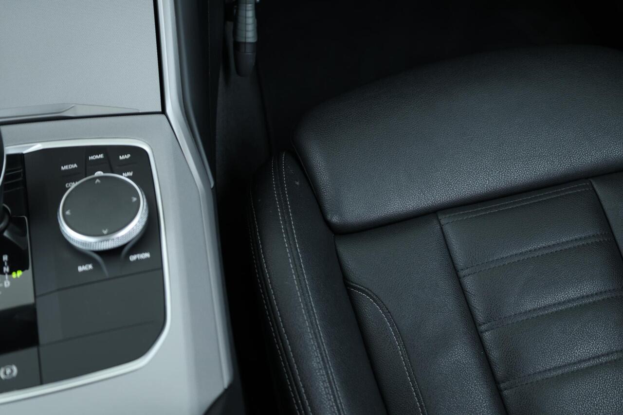 BMW 3-SERIE 320e Business Edition Plus Achteruitrijcamera/ Cruise Control/ HiFi/ Stoelverwarming/ Elektrsiche Stoelen / Lentevoordeel