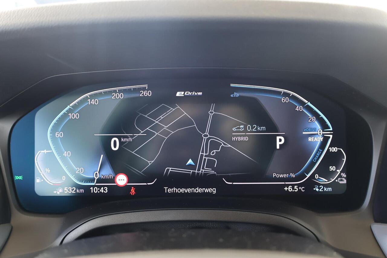 BMW 3-SERIE Sedan 320e | Sportstoelen | Stoelverwarming | HiFi Sound System