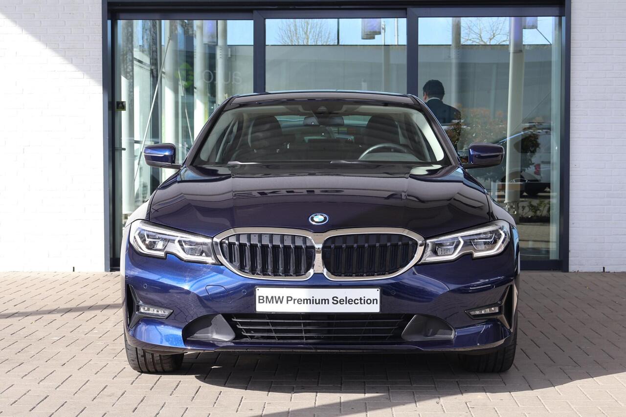 BMW 3-SERIE Sedan 320e | Sportstoelen | Stoelverwarming | HiFi Sound System