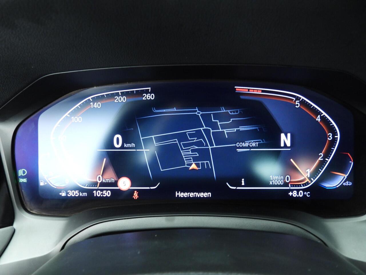 BMW 3-SERIE Sedan 318i | Handbak !! | LED | Navigatie | Trekhaak | Clima | PDC | DAB | Hifi speakers | Alu 16 inch