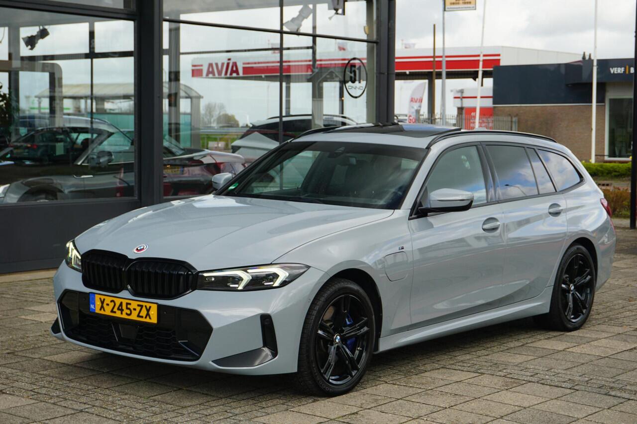 BMW 3-SERIE Touring 330e xDrive | M Sport Pro | ACC | PANO | Trekhaak