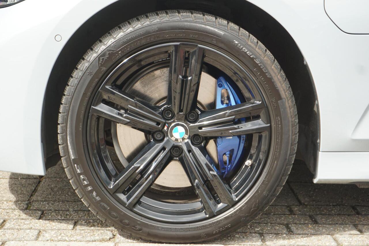 BMW 3-SERIE Touring 330e xDrive | M Sport Pro | ACC | PANO | Trekhaak
