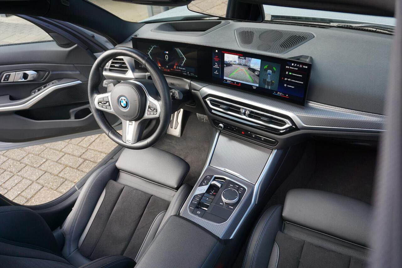 BMW 3-SERIE Touring 330e xDrive | M Sport Pro | ACC | PANO | Trekhaak