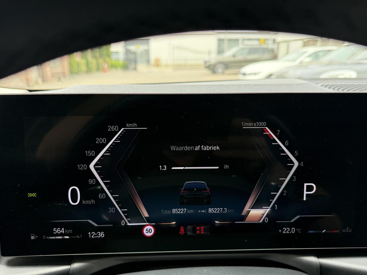 BMW 3-SERIE Touring 2.0 318i Org NL Widescreen-Leder-NW MODEL