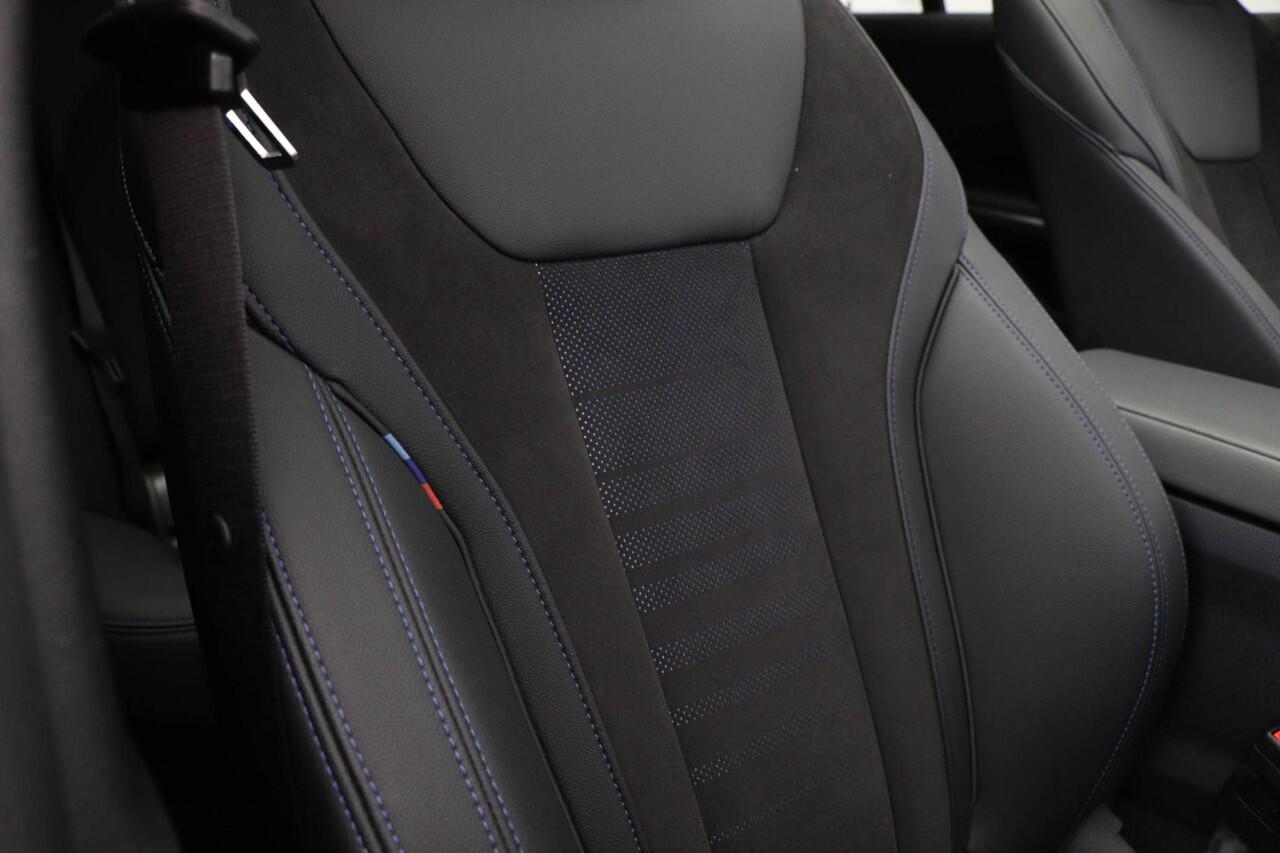 BMW 3-SERIE Touring 320i M-Sport | PANORAMADAK | ENTERTAINMENT / COMFORT / TREKHAAK- PACK