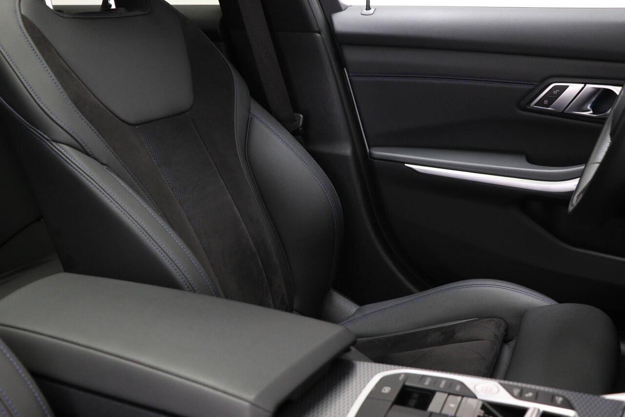 BMW 3-SERIE Touring 320i M-Sport | PANORAMADAK | ENTERTAINMENT / COMFORT / TREKHAAK- PACK