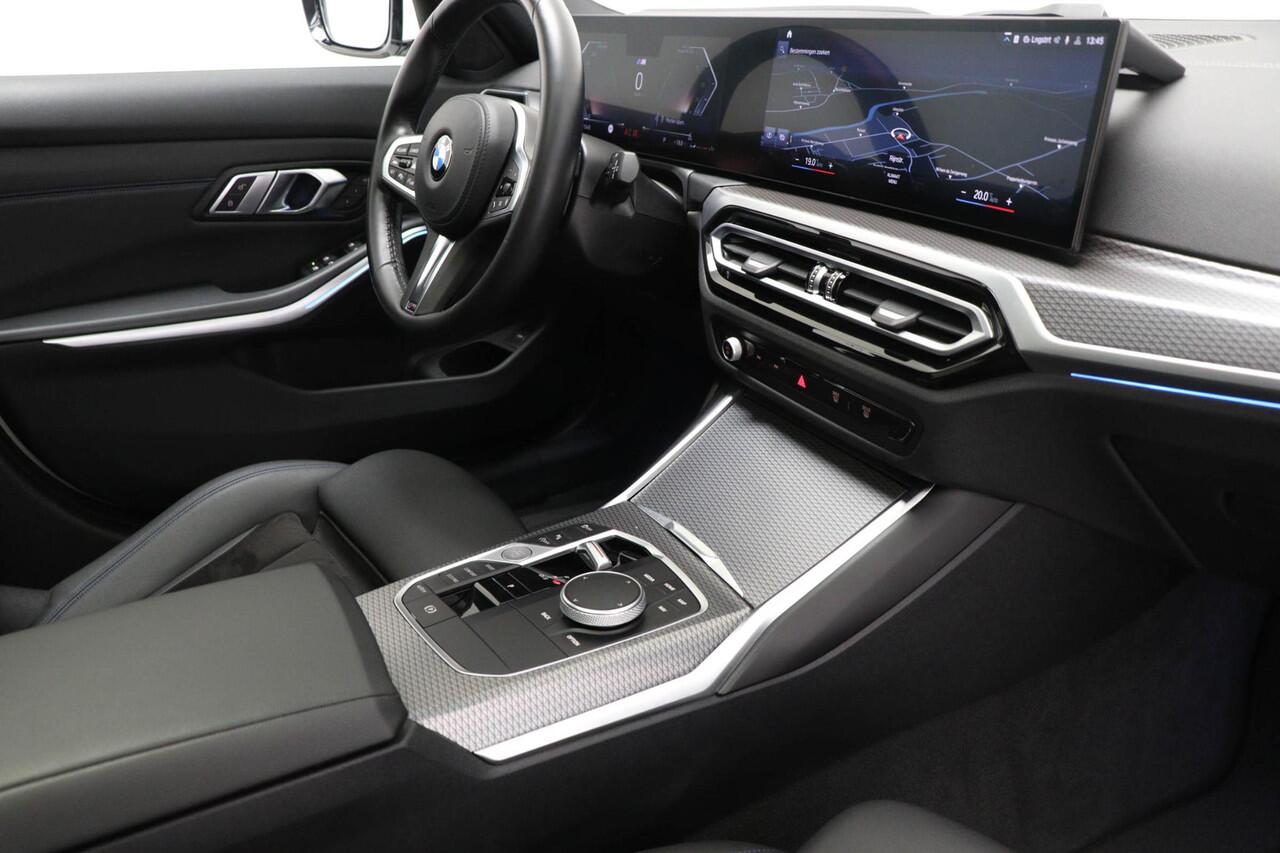 BMW 3-SERIE Touring 320i M-Sport | PANORAMADAK | ENTERTAINMENT / COMFORT / TREKHAAK- PACK