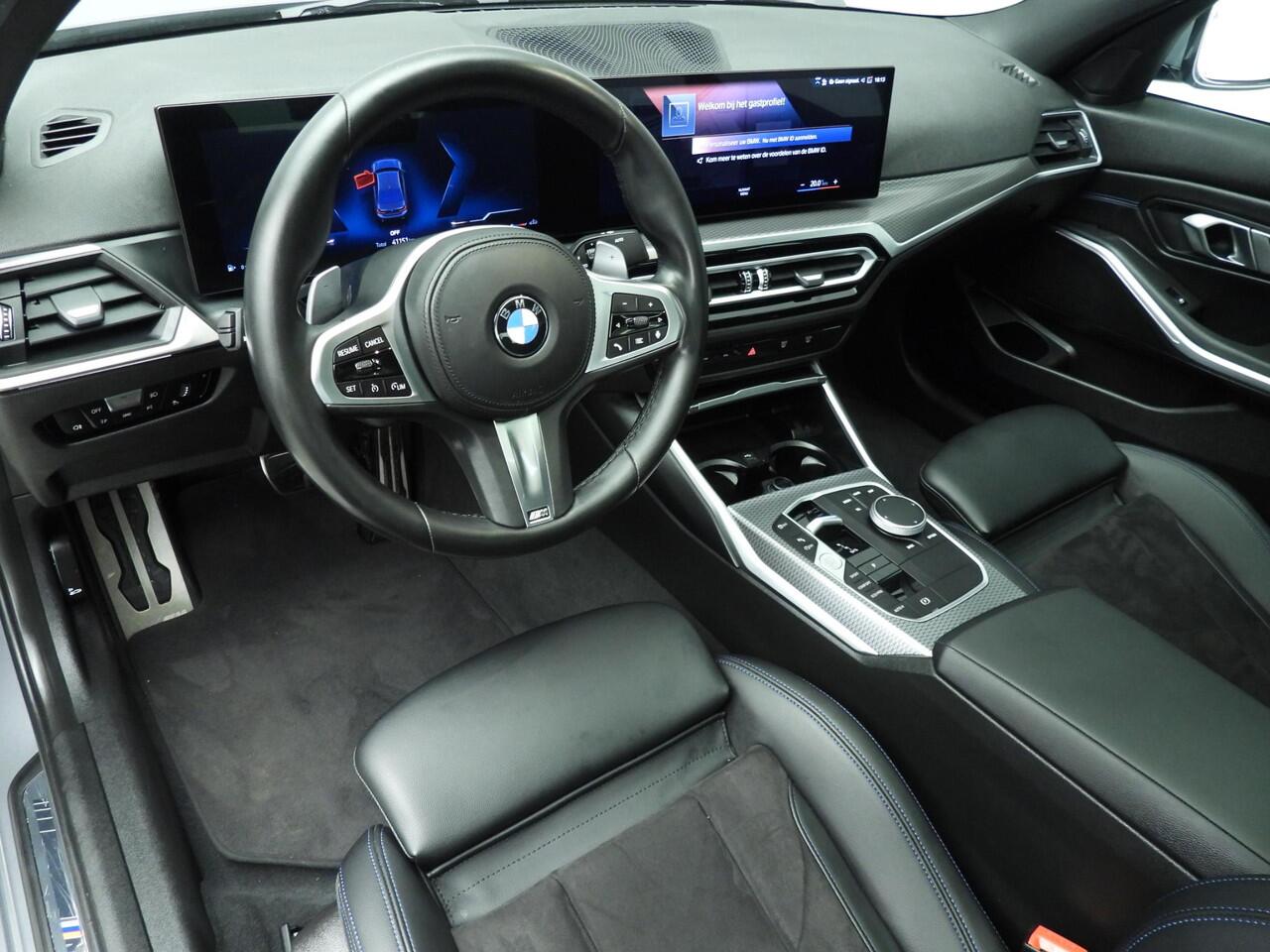 BMW 3-SERIE Sedan 320i | M-Sportpakket | LED | Navigatie | Schuifdak | Stoelverwarming | DAB | Hifi speakers | Alu 18 inch