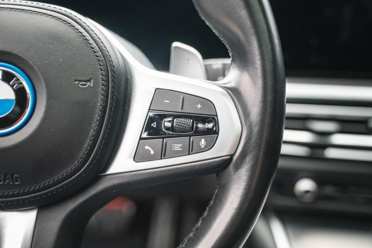 BMW 3-SERIE 330e M SPORT,CURVED DISPLAY, PANO HARMEN KARDON