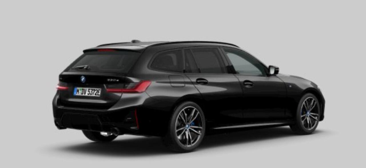 BMW 3-SERIE Touring 330e xDrive M Sport Pro - Panoramadak - Parking/Driving Assistant - Active Cruise Control - Hifi - Getinte Ruiten - Zonneschermen achter - Comfort Access - Sportstoelen - Adaptieve LED koplampen -