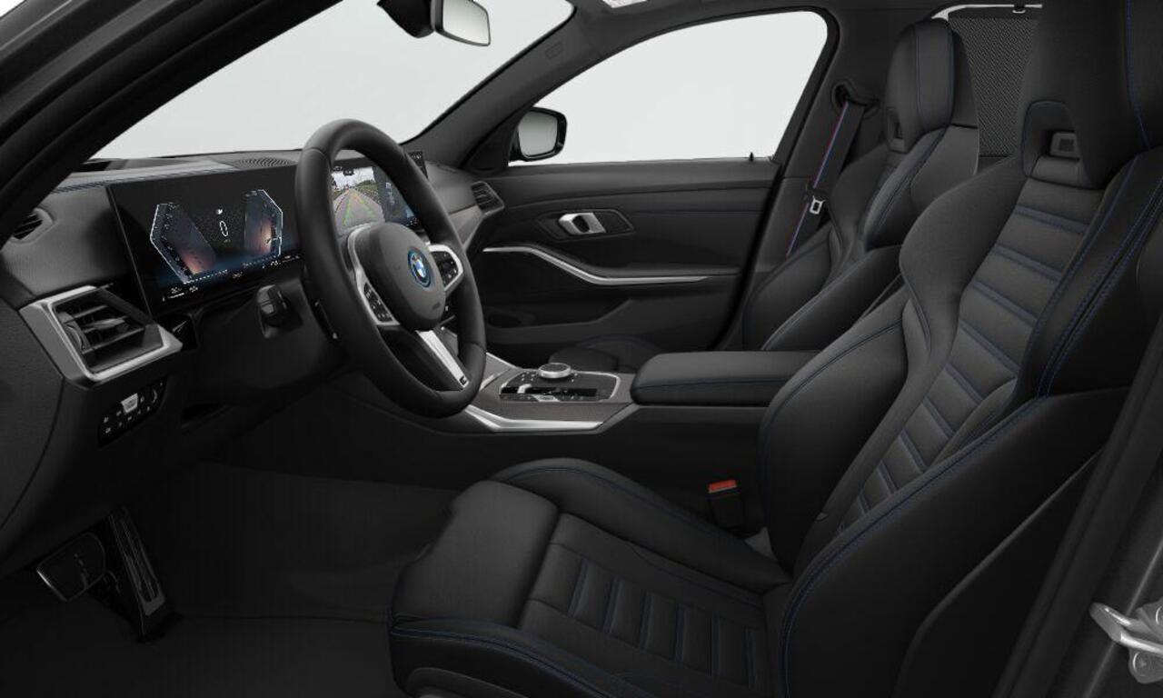 BMW 3-SERIE Touring 330e xDrive M Sport Pro - Panoramadak - Parking/Driving Assistant - Active Cruise Control - Hifi - Getinte Ruiten - Zonneschermen achter - Comfort Access - Sportstoelen - Adaptieve LED koplampen -