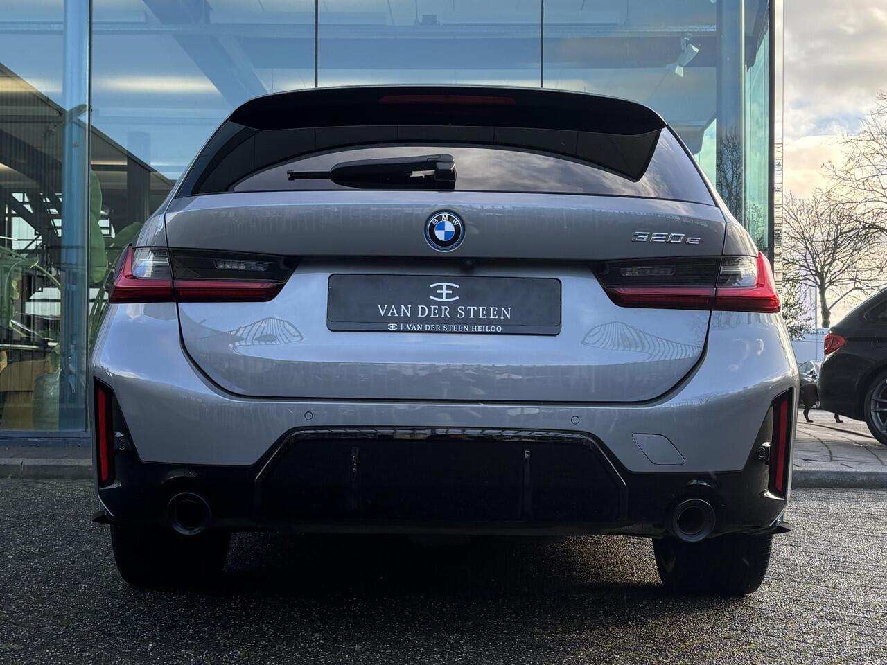 BMW 3-SERIE Touring 320e Business Edition Plus M Sport | Performance Style Bodykit | Schuifdak | Stoel-Stuur verwarming