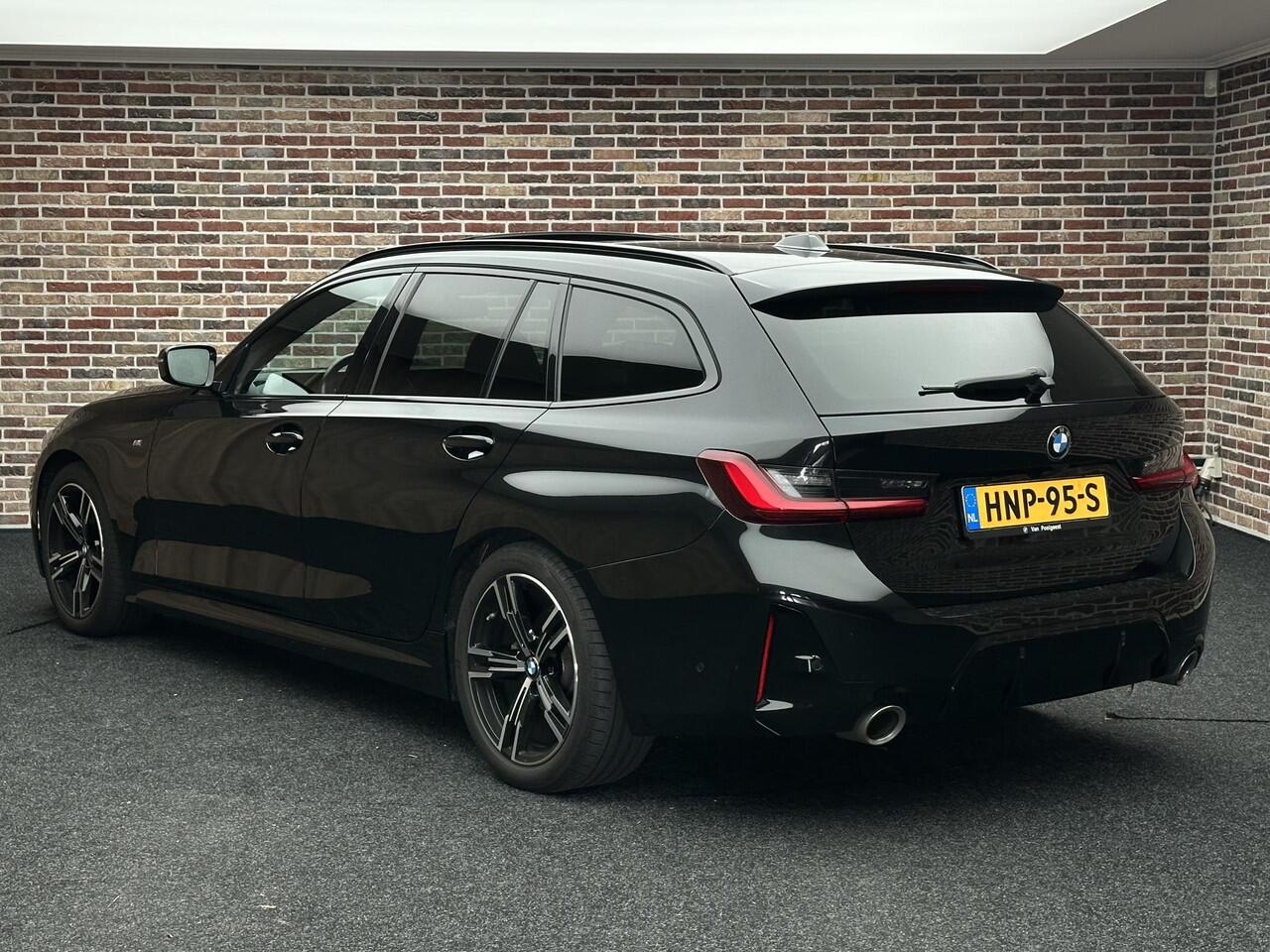 BMW 3-SERIE Touring 320i M Pakket Panorama Headup Camera Garantie