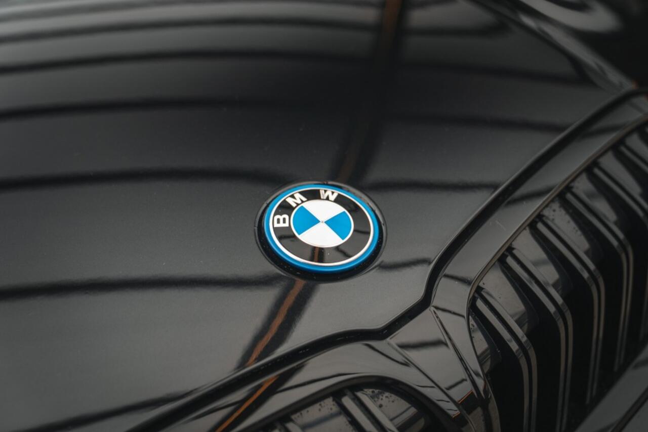 BMW 3-SERIE 330e M SPORT,CURVED DISPLAY, PANO HARMEN KARDON