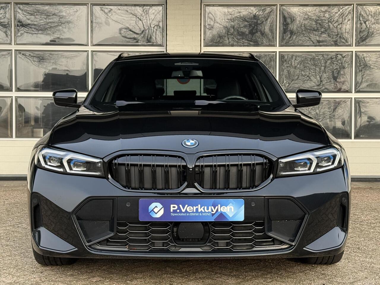 BMW 3-SERIE Touring 330e M SPORT LCI | DRIVING PROFF. | TREKHAAK | CAMERA | LEDER |