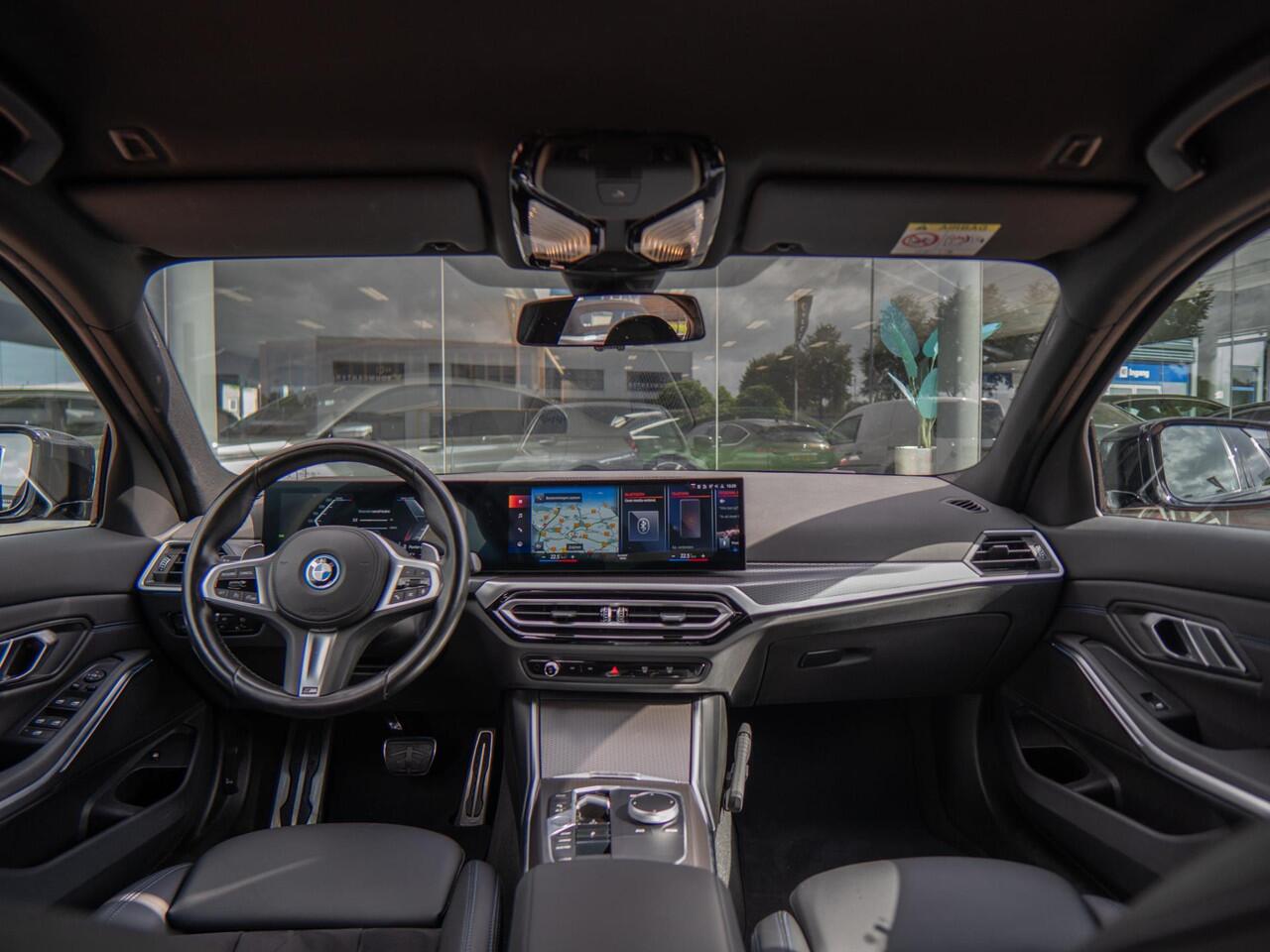 BMW 3-SERIE 330e | Ambiente | M-Sport | Stoelverwarming